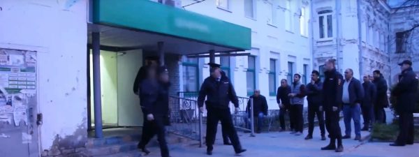 Появилось видео задержания гендиректора фирмы за мошенничество в Перевозе