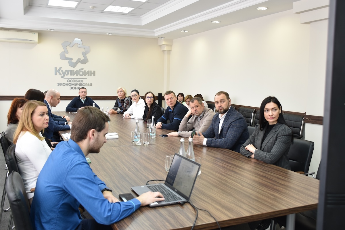 Дзержинские депутаты посетили предприятия особой экономической зоны «Кулибин»