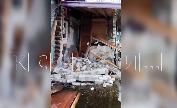 Пристрой жилого дома рухнул из-за потопа в Автозаводском районе
