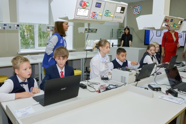 32 нижегородских учителя стали победителями конкурсов, в том числе федеральных