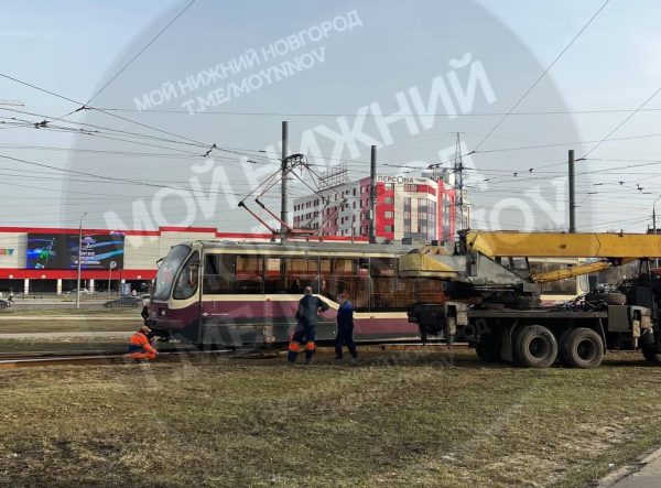 Появились подробности схода трамвая на Комсомольской площади