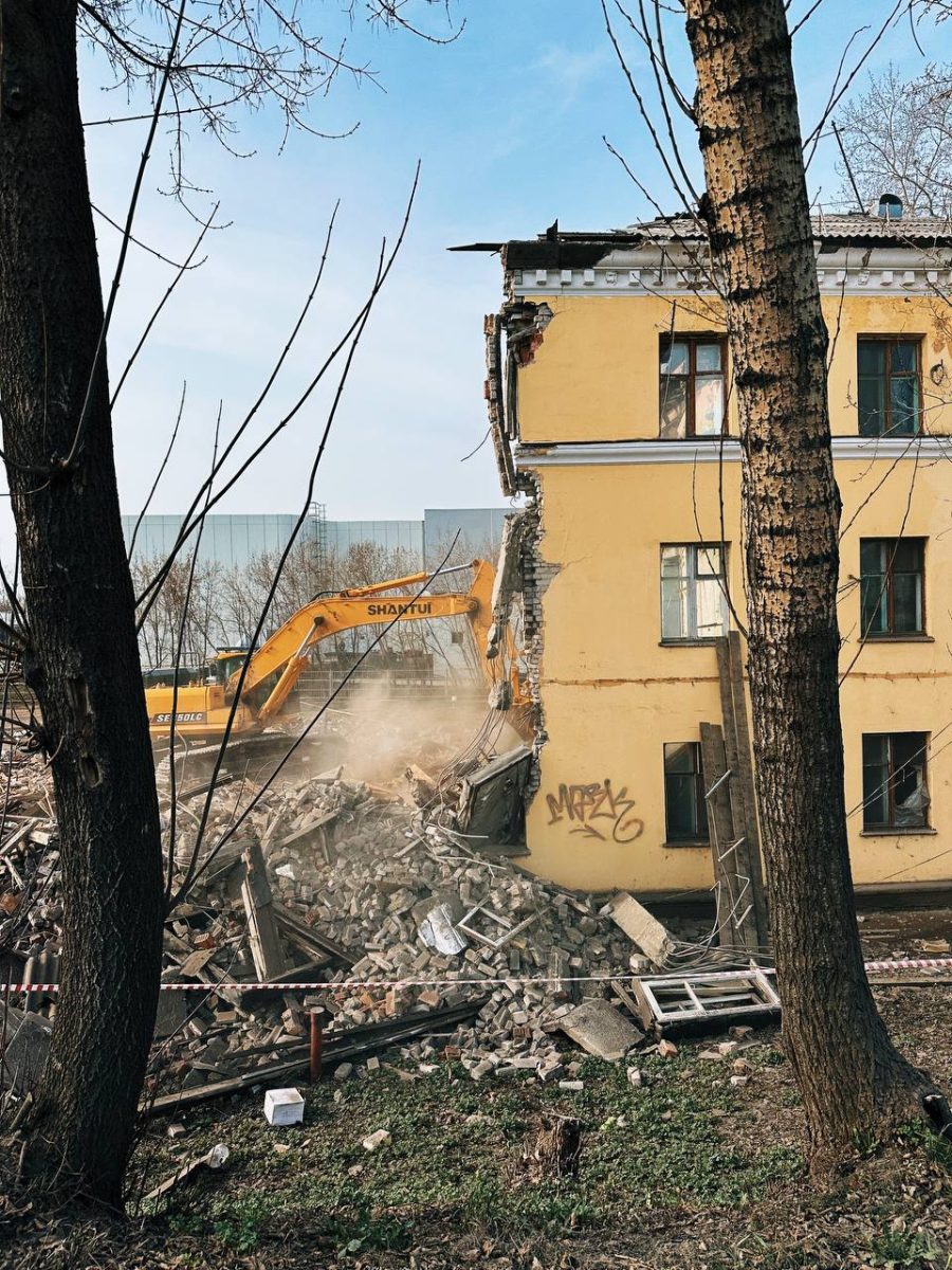 Дома сносят около Нижегородской ярмарки для строительства конгресс-холла |  11.04.2024 | Нижний Новгород - БезФормата