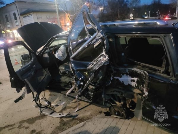 Два человека пострадали при столкновении трамвая и автомобиля в Нижнем Новгороде