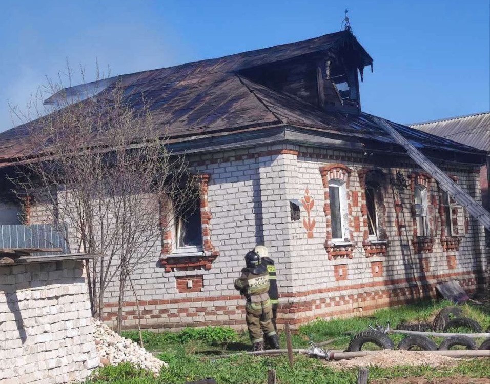 Один человек погиб и один пострадал при пожаре в жилом доме в Лысковском округе