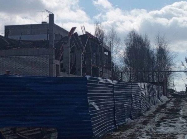 Конструкции недостроенной школы обрушились в Павлове