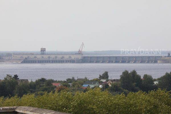 Мост через дамбу Нижегородской ГЭС начали ремонтировать