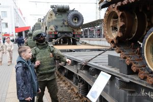 Против лжи и мифов: экспозиция поезда Минобороны РФ «Сила в правде» вызвала большой интерес нижегородцев