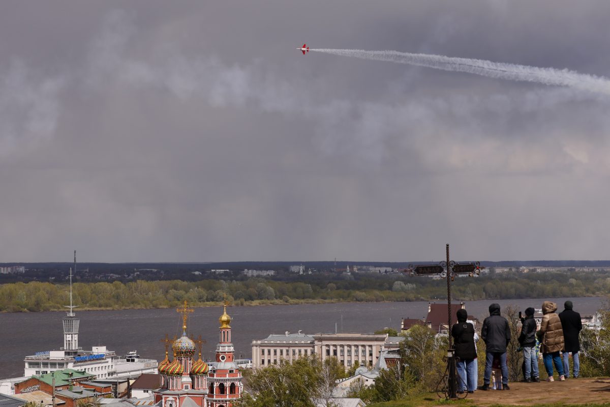 Истребители МиГ-29 и Як-130 показали мастер-класс в небе в День Победы |  09.05.2024 | Нижний Новгород - БезФормата