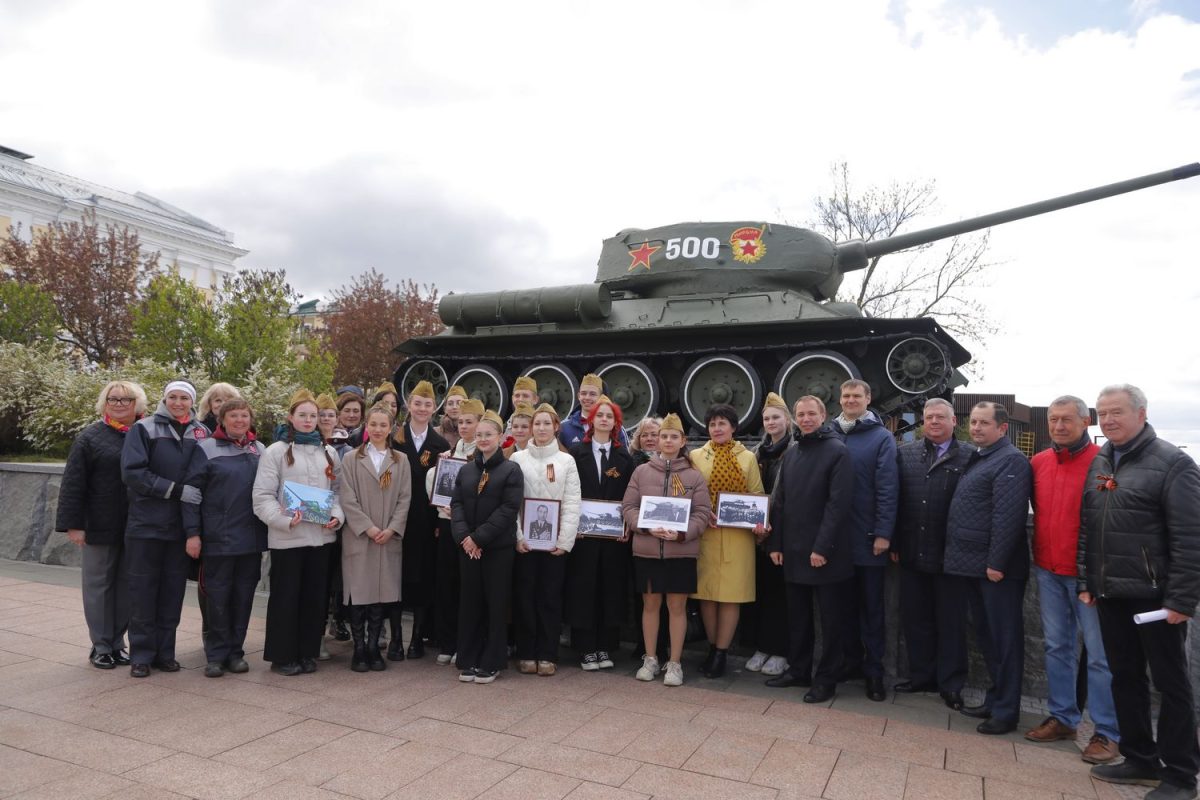 В преддверии Дня Победы танку Т‑34 – 85 в Нижегородском кремле возвратили исторический боевой номер «500»