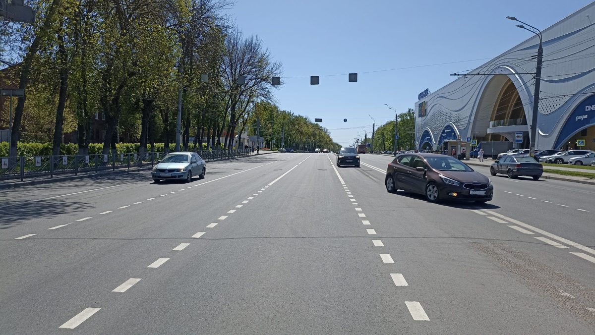 Полоса для поворота налево к ТЦ «Океанис» появилась на проспекте Гагарина