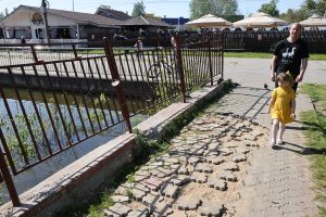 Остались одни руины и шашлычки: почему частники не хотят приводить в порядок городские парки