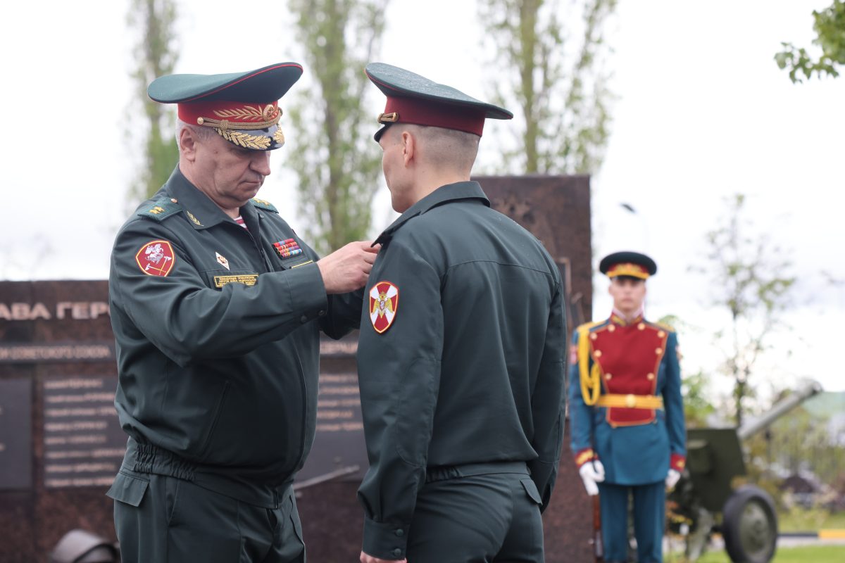 Александр Воложанин