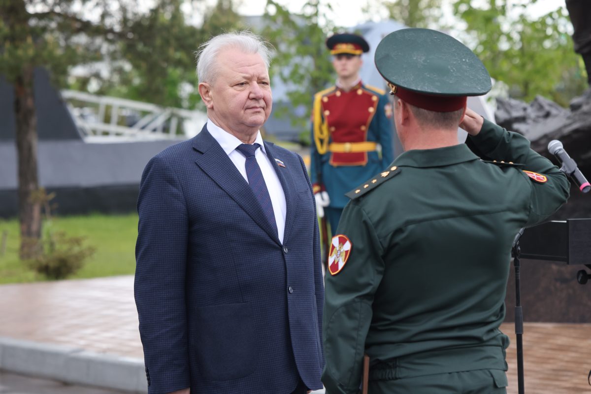 Росгвардия открыла выставку вооружения в нижегородском парке Победы |  17.05.2024 | Нижний Новгород - БезФормата