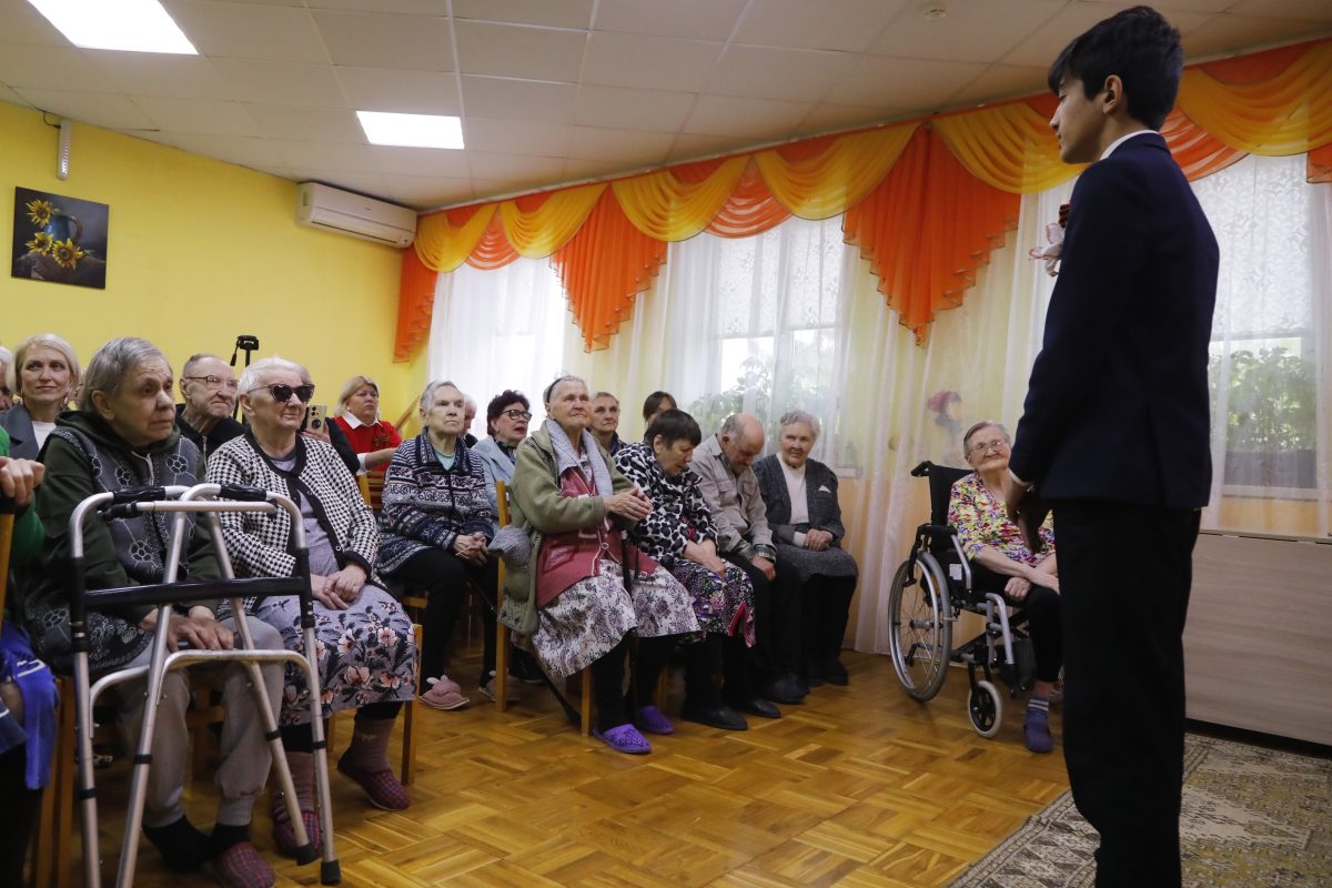 Пожилых людей из Балахнинского дома престарелых поздравили с Днем Победы 7  мая 2024 года | Нижегородская правда