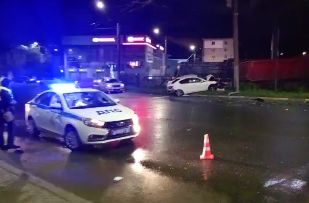 Смертельное ДТП произошло на круговом движении на Московском шоссе