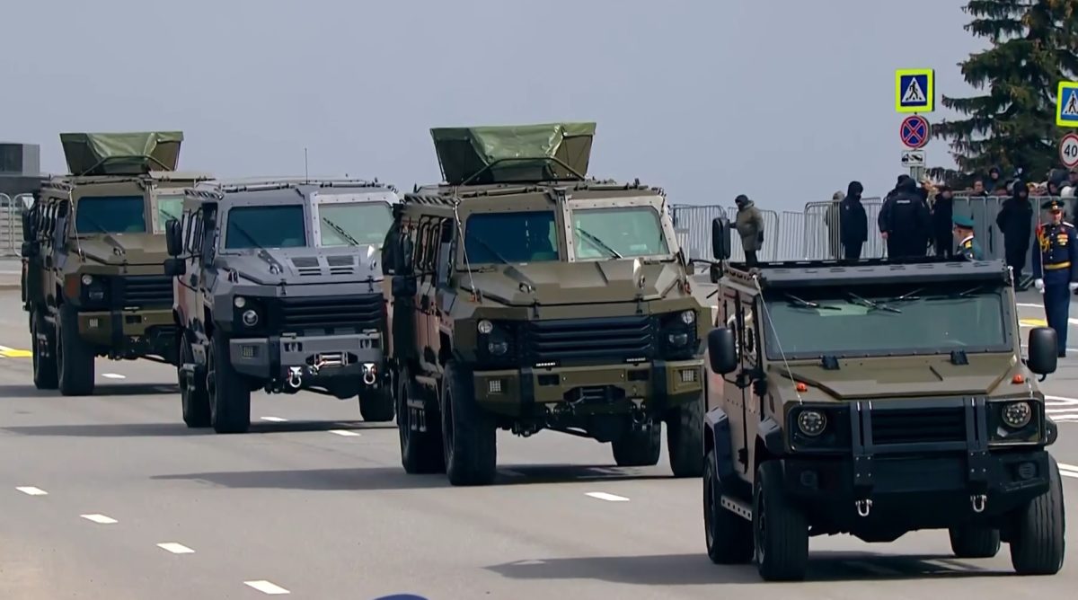 Бронеавтомобили «Буран» и «Кадет» впервые представили на Параде Победы
