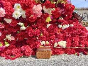 Нижегородские ветераны-блокадники возложили цветы к монументу Мать-Родина