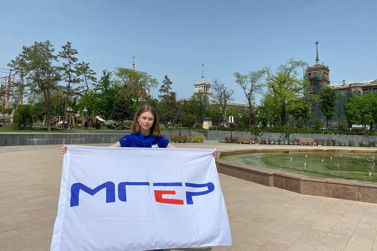 Студентка Мининского университета стала волонтером в Мариуполе