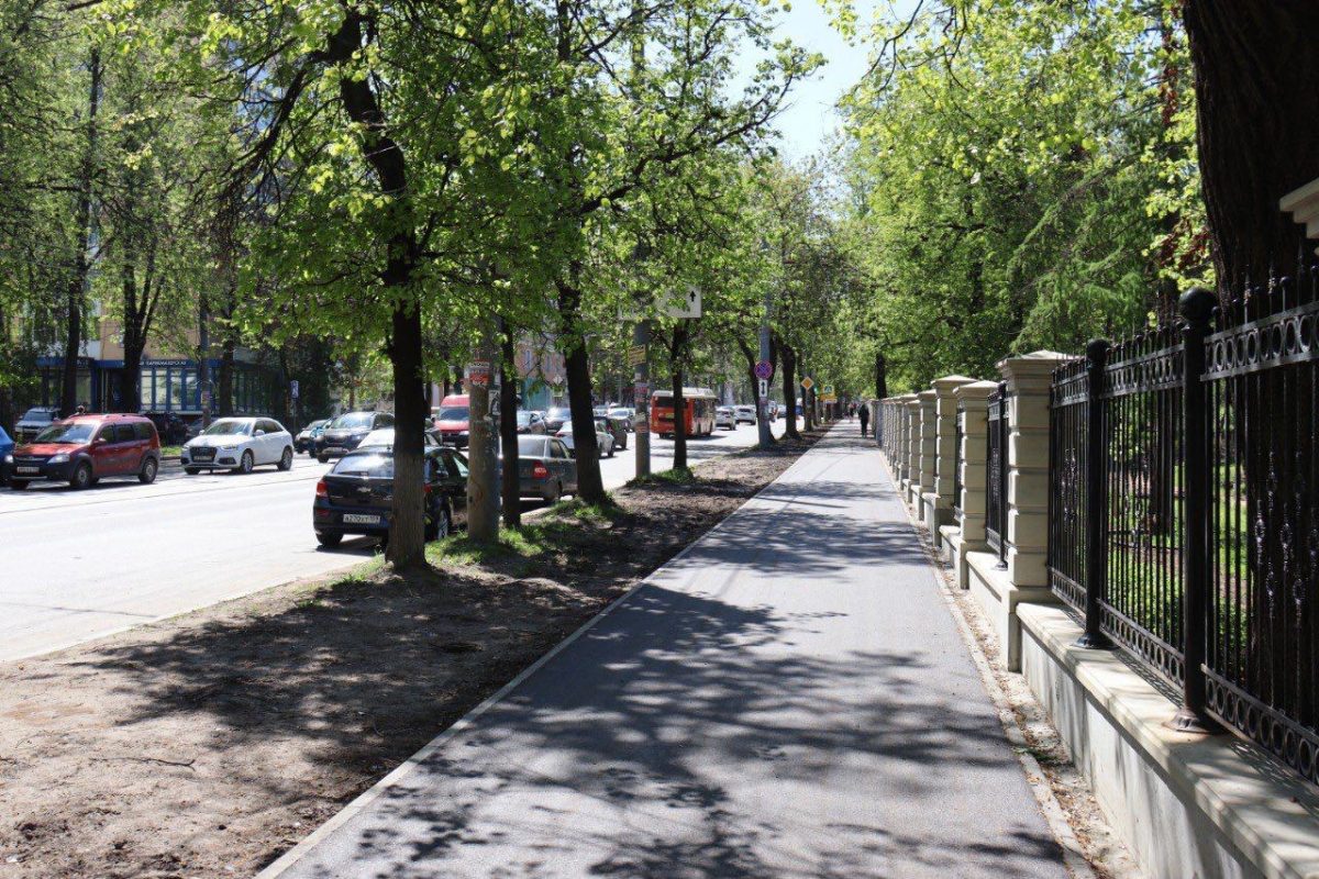 Тротуары привели в порядок на улице Белинского и возле канатной дороги