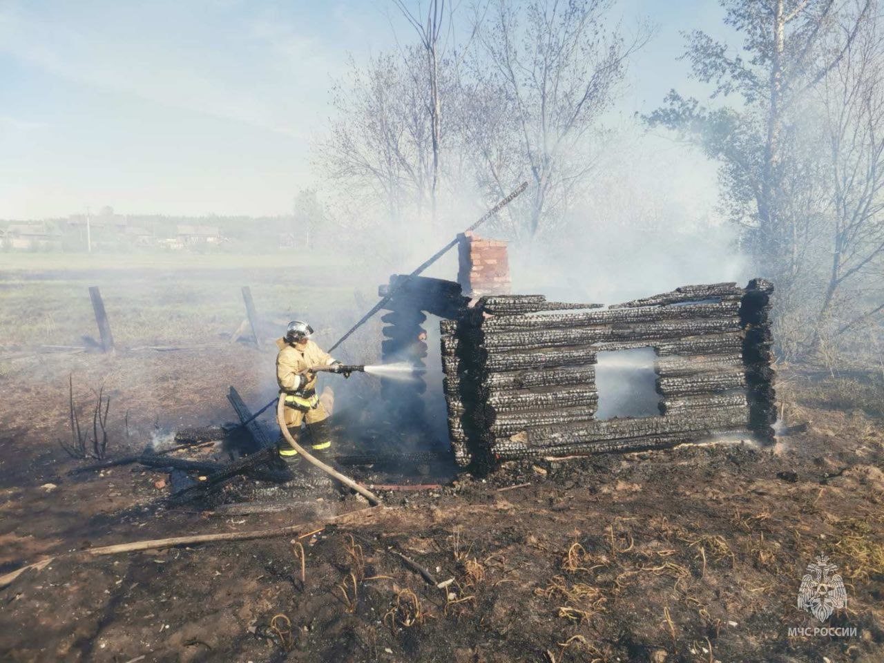 Пять домов и три хозяйственных постройки сгорели в Шахунском округе 28 мая  2024 года | Нижегородская правда