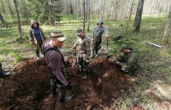 Поисковики из Бутурлинского округа нашли останки троих бойцов в Тверской области