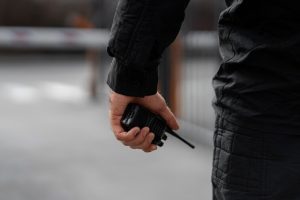 Настоящий детектив: подпольный продавец оружия попался на тайнике в Нижегородской области