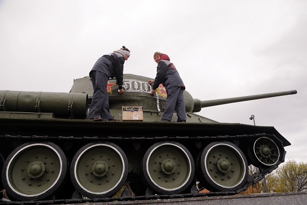 Танку Т‑34 в Нижегородском кремле вернули боевой номер