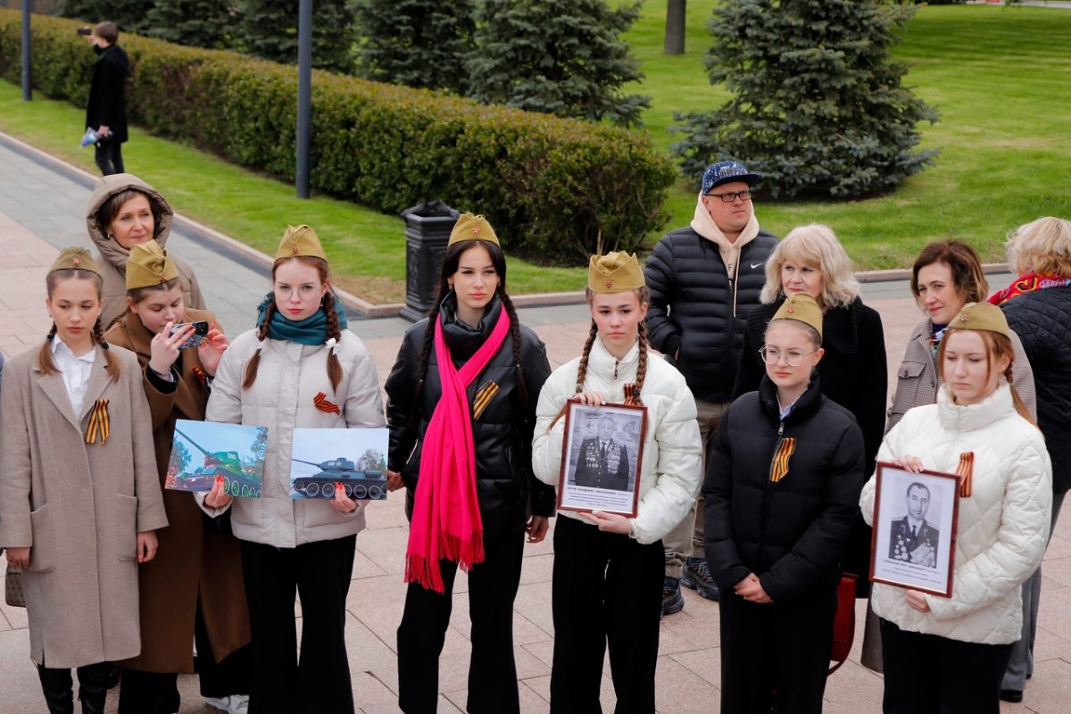 Танку-памятнику Т‑34 в Нижегородском кремле вернули боевой номер |  06.05.2024 | Нижний Новгород - БезФормата