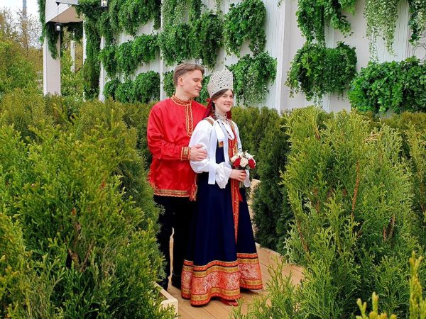 «С тех пор не расставались»: нижегородская пара, поженившаяся на ВДНХ, поделилась историей знакомства