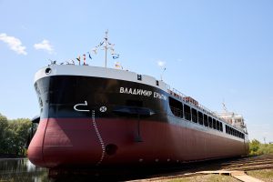 Сухогруз «Владимир Ерыгин» спустили на воду в Навашинском районе