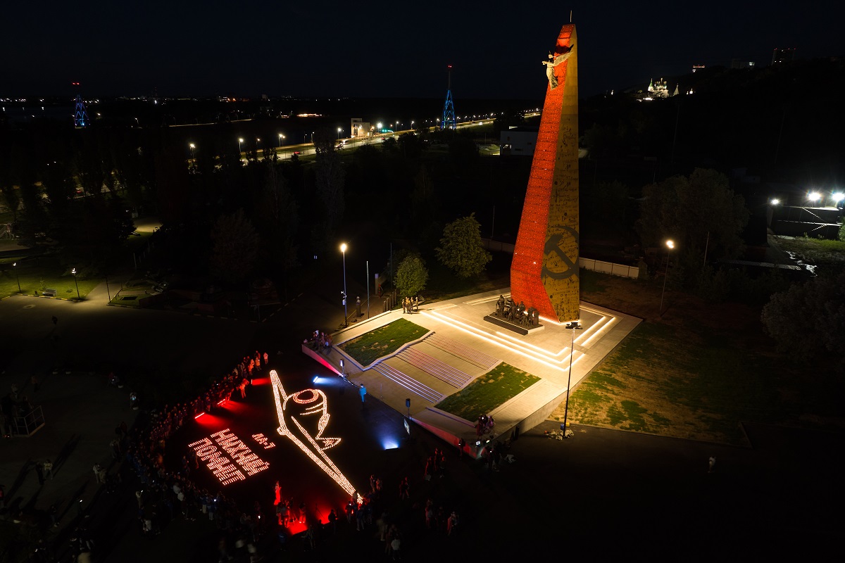 Акция «Огненные картины войны» прошла в парке Победы ко Дню памяти и скорби
