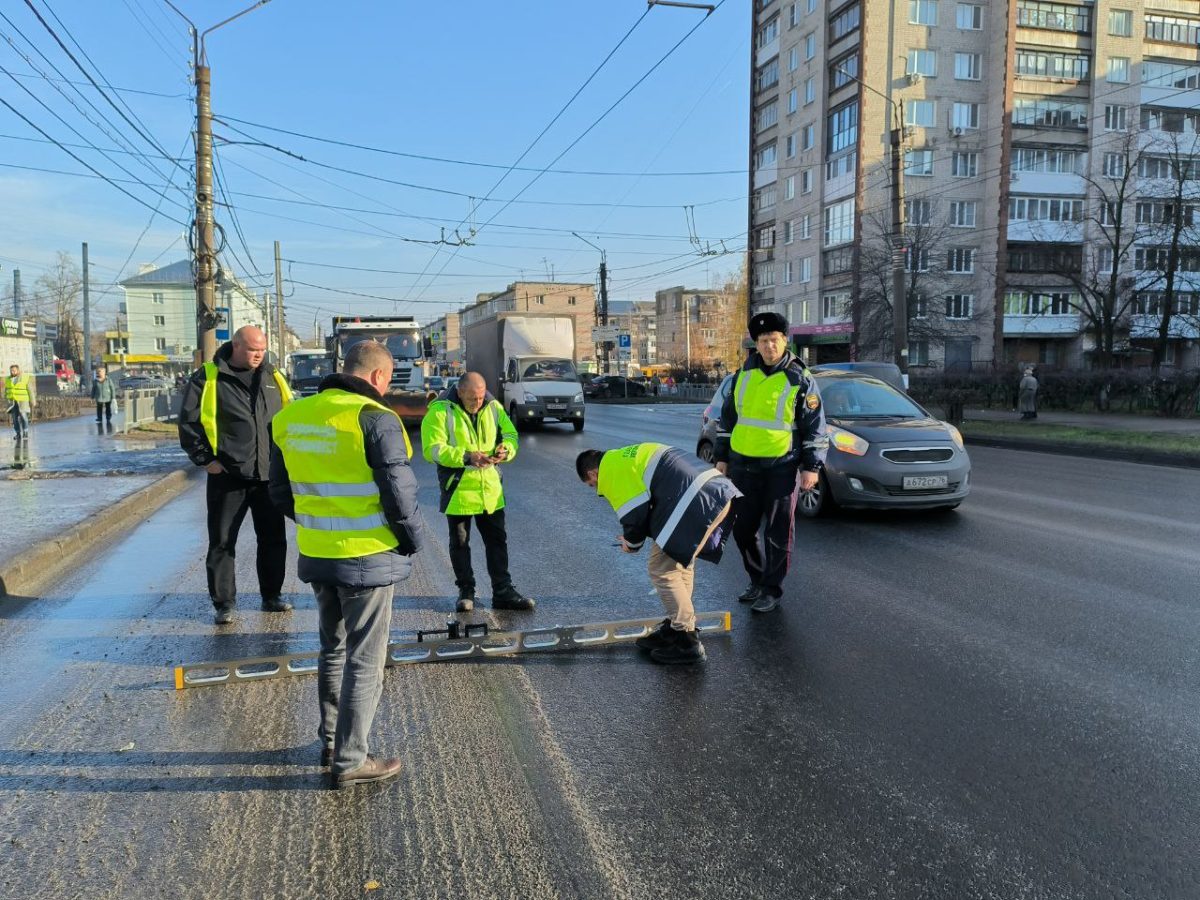 Проспект Циолковского в Дзержинске будут переделывать из-за некачественного  дорожного ремонта, который провели в прошлом году 11 июня 2024 года |  Нижегородская правда