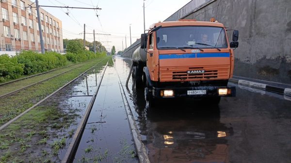 Последствия мощного ливня продолжают устранять в Нижнем Новгороде