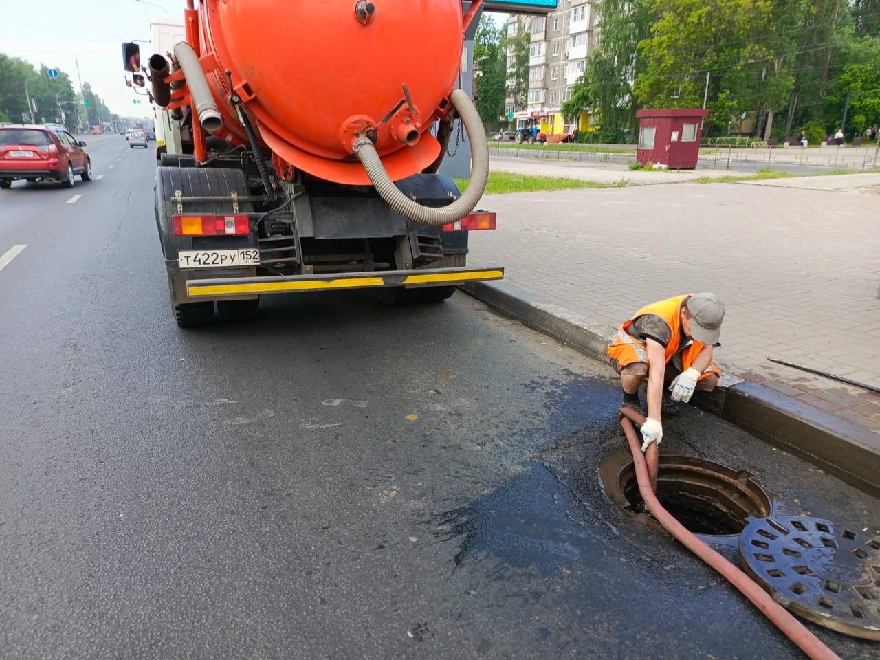 Коммунальщики начали готовить откачивающую технику из-за предстоящих ливней  в Нижнем Новгороде 3 июня 2024 года | Нижегородская правда