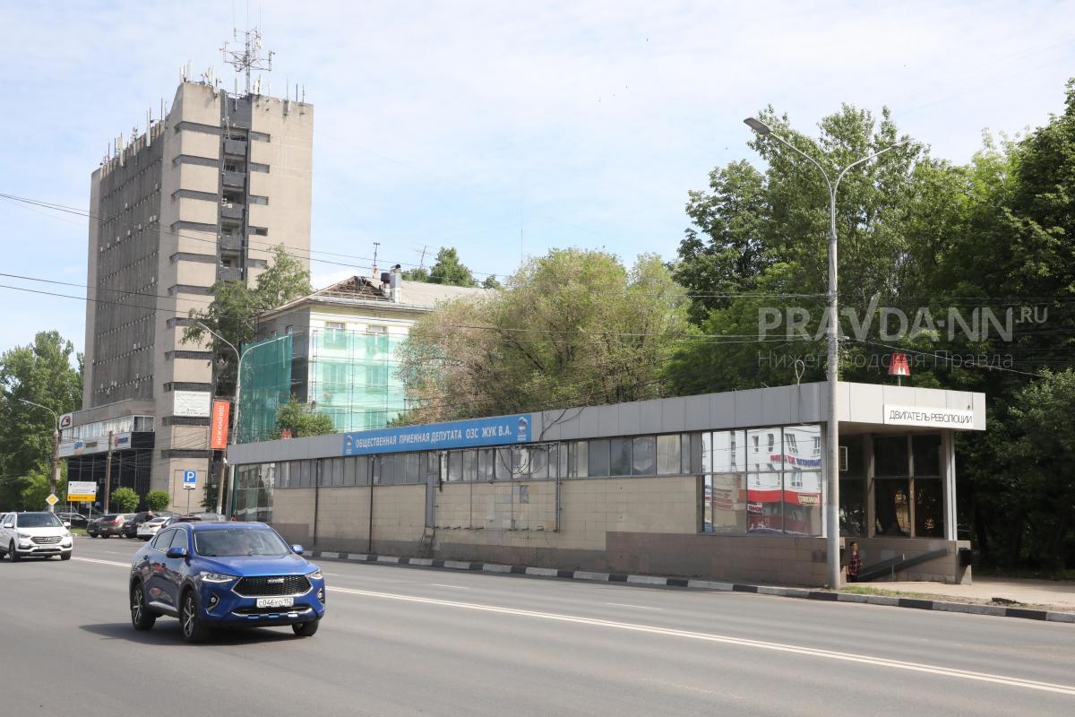 Еще три навеса установят над входами в метро в Нижнем Новгороде