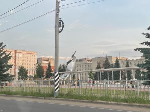 Улетевший купол сцены до сих пор не убрали после шторма в Кстове