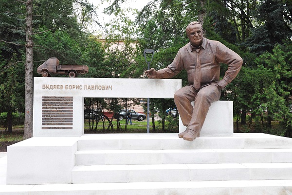 В Нижнем Новгороде появился памятник Борису Видяеву