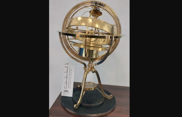 В Эрмитаже восстановили уникальную армиллярную сферу с часовым механизмом