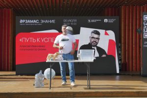 Кто считает, что физика не нужна? Популяризатор Алексей Иванченко опроверг псевдонаучные факты 