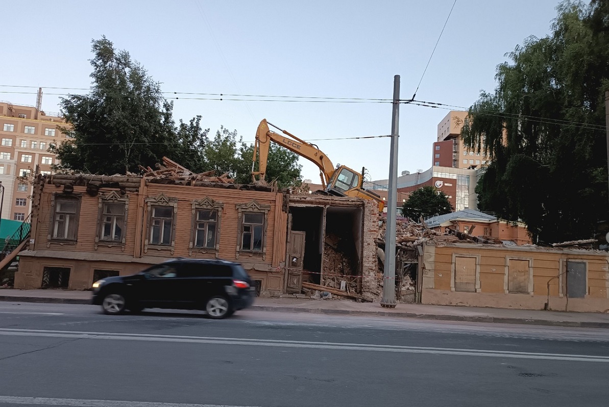 Старинный дом в Нижнем Новгороде снесли, сохранив ценные элементы декора