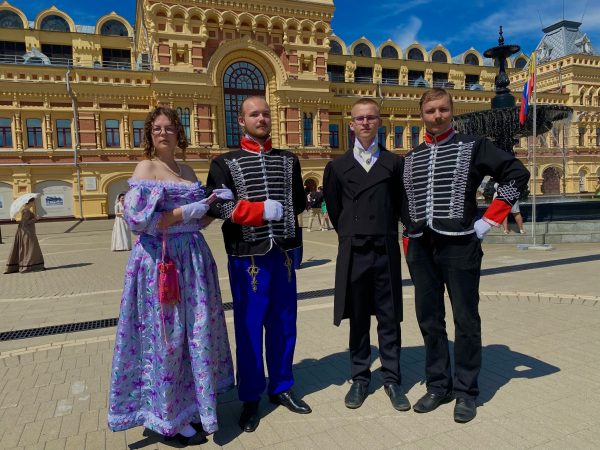 Окунуться в эпоху Пушкина: фестиваль «Ярмарка в городе» проходит в Нижнем Новгороде