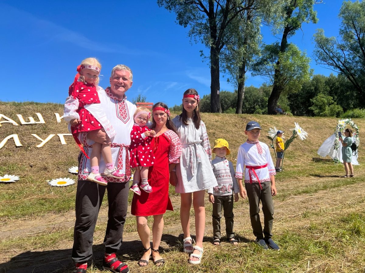 В Лукоянове Нижегородской области завершается семейный фестиваль  «Ромашковый луг» 7 июля 2024 года | Нижегородская правда