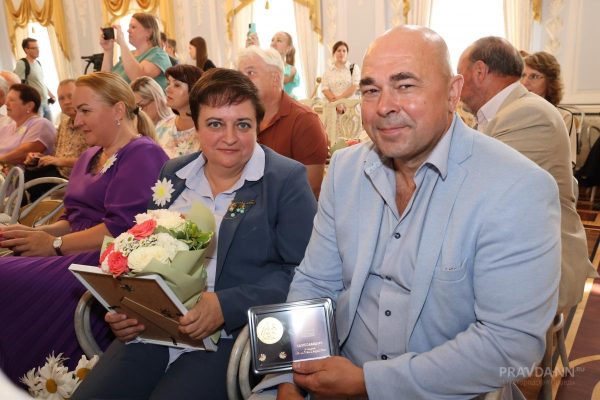Опубликованы фото награждения нижегородцев, проживших в браке более 25 лет