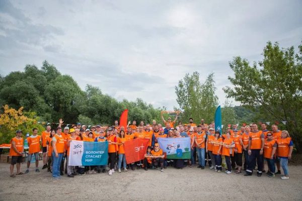 Корпоративные волонтеры «Волгаэнерго» (Эн+) очистили от мусора набережную Оки