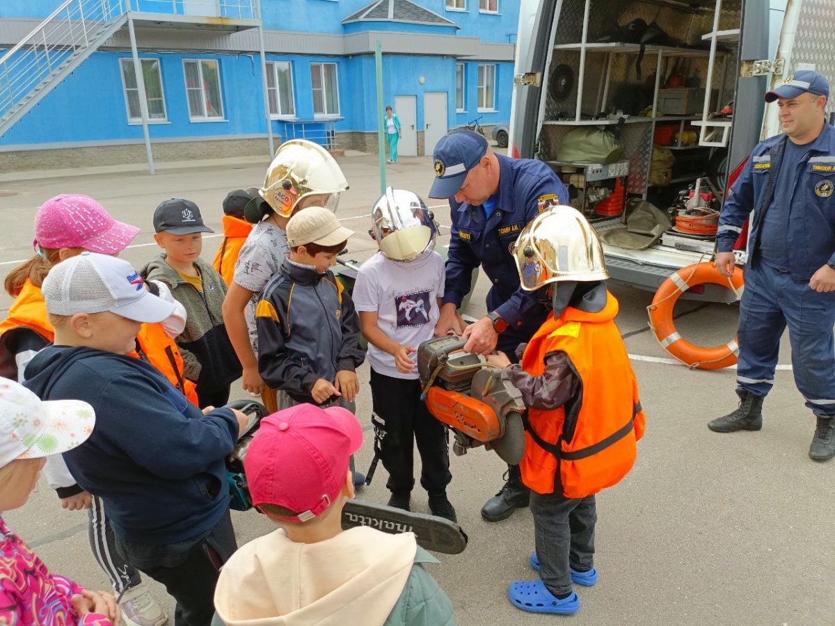 14 «уроков безопасности» провели нижегородские спасатели в детских лагерях региона за время летних каникул