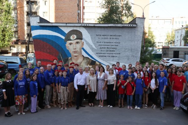 Волонтёры Победы открыли арт-объект в честь участника СВО Кирилла Титова в Сормове