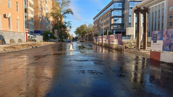 На улице Ошарской около стройплощадки метро открыли движение