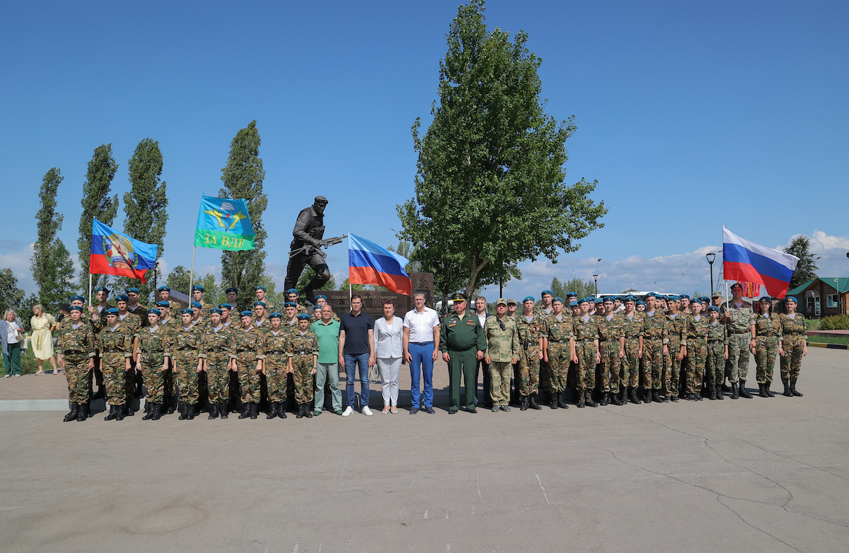 Глава Нижнего Новгорода Юрий Шалабаев встретился с участниками четвертой смены военно-патриотического лагеря «Хочу стать десантниками»