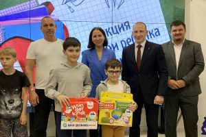 Депутаты всех уровней помогают семьям подготовить детей к&nbsp;школе