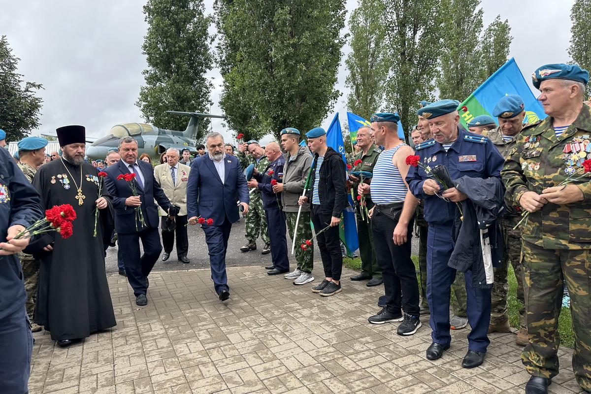 Праздничные мероприятия ко Дню ВДВ прошли в Нижнем Новгороде